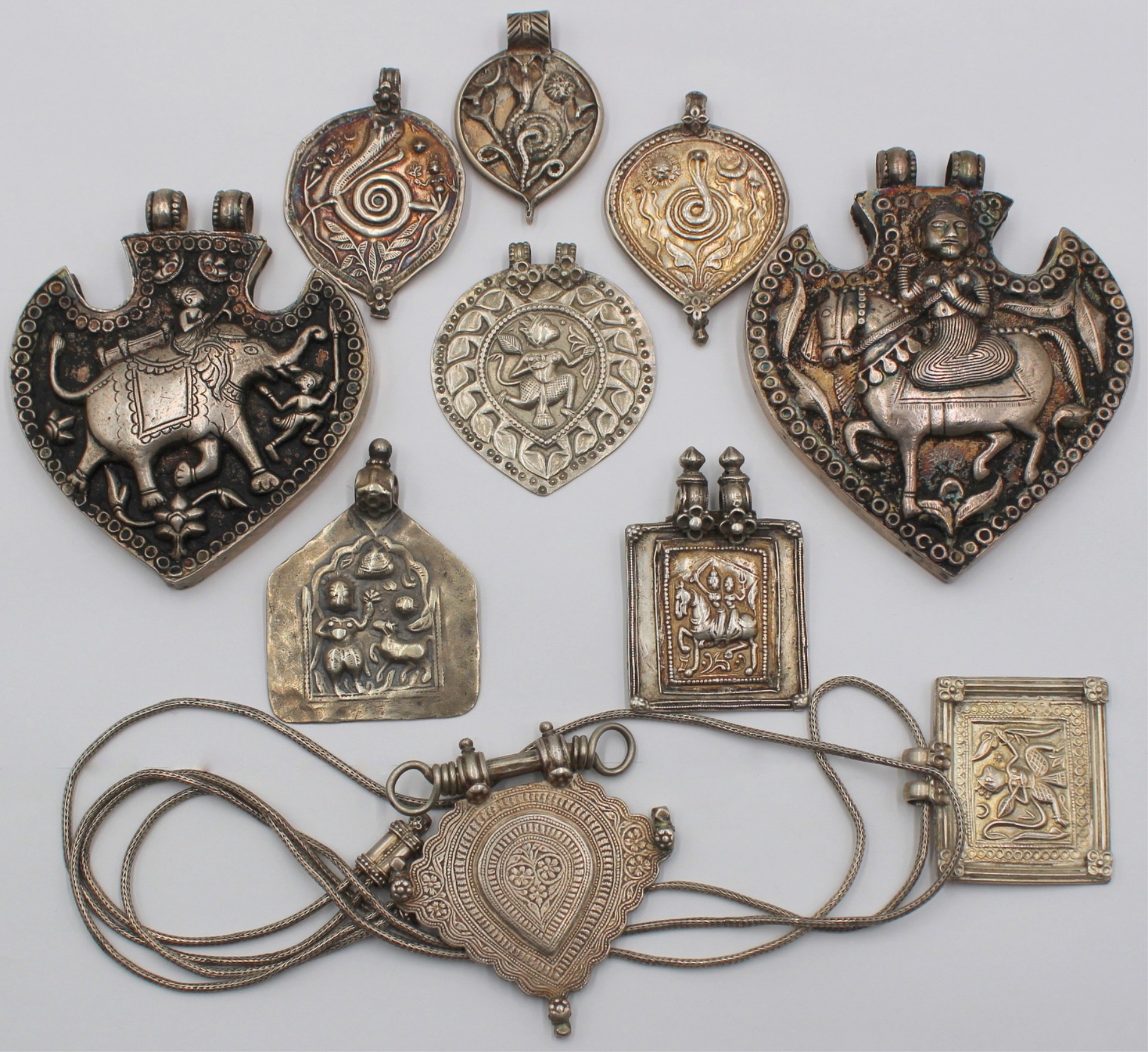 JEWELRY. GROUPING OF INDIAN SILVER