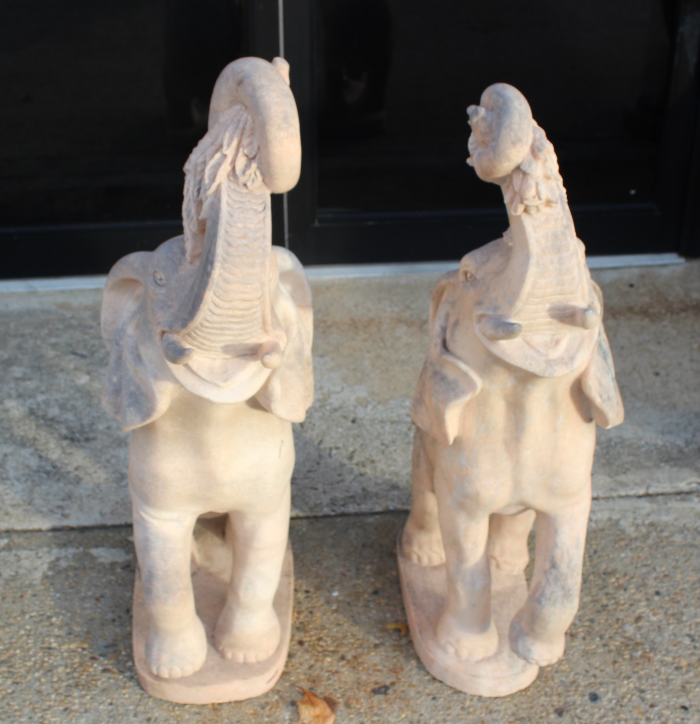 A PAIR OF MARBLE ELEPHANTS. From