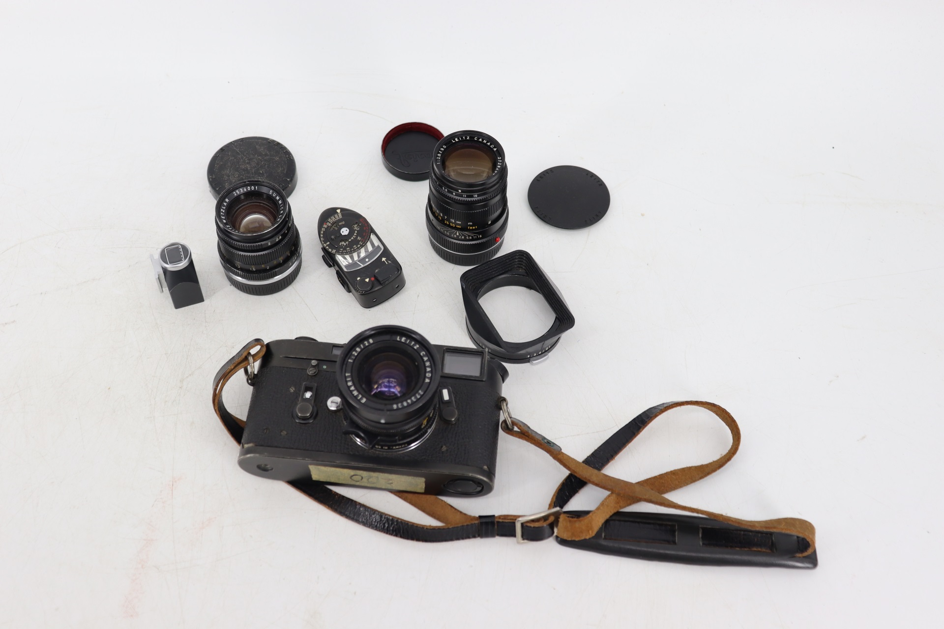 VINTAGE BLACK LEICA M4 CAMERA WITH 3bc660