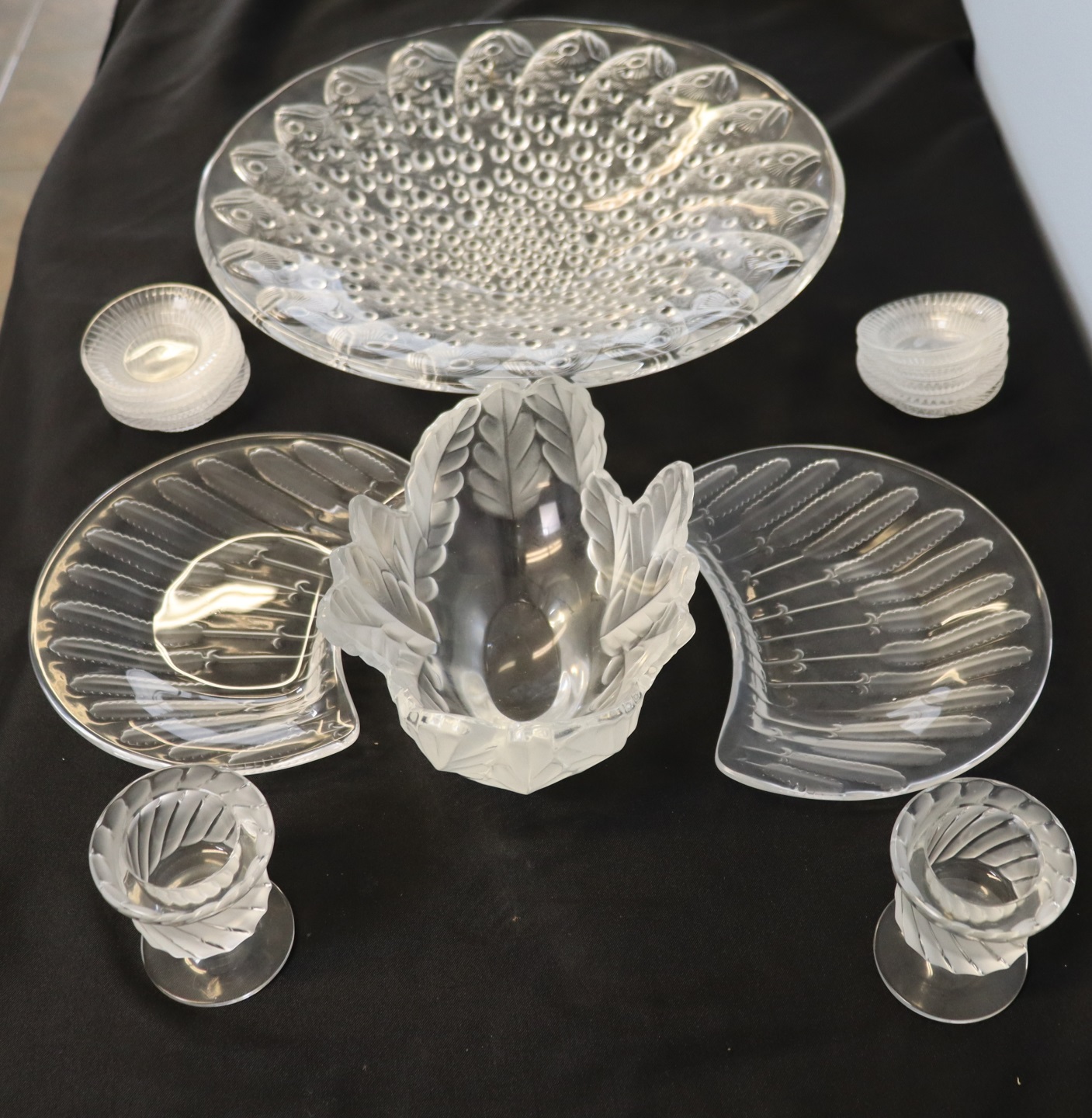 GROUPING OF LALIQUE Includes a 3bc683