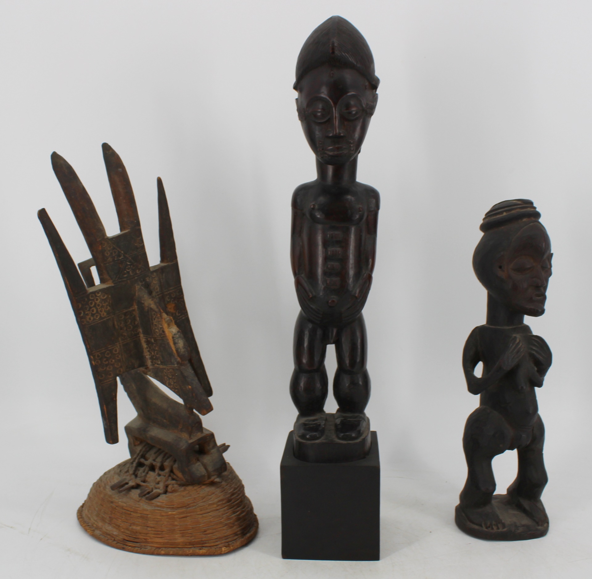 3 ANTIQUE AFRICAN CARVED WOOD FIGURES.