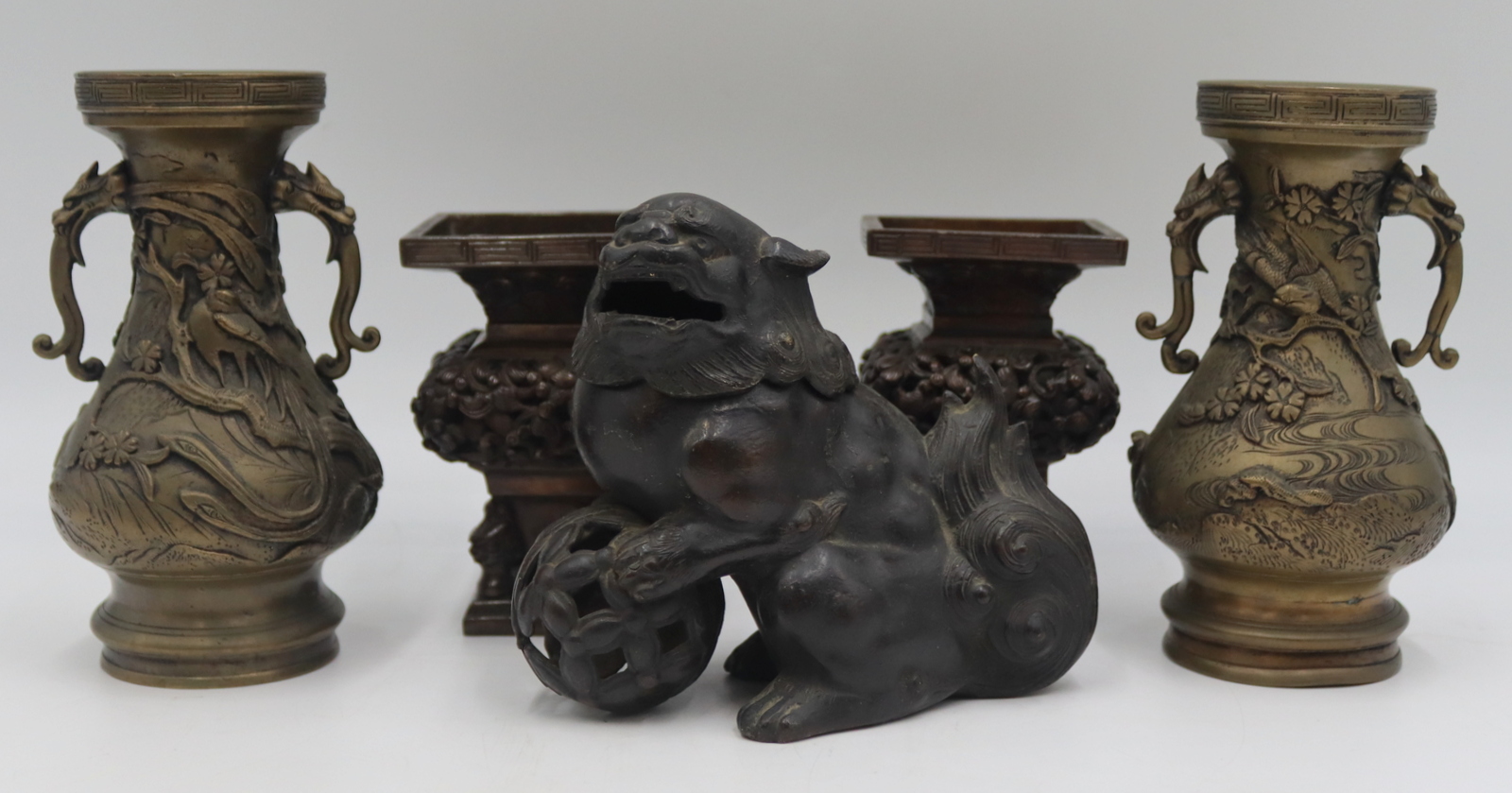 CHINESE AND JAPANESE BRONZE GROUPING  3bc6a5