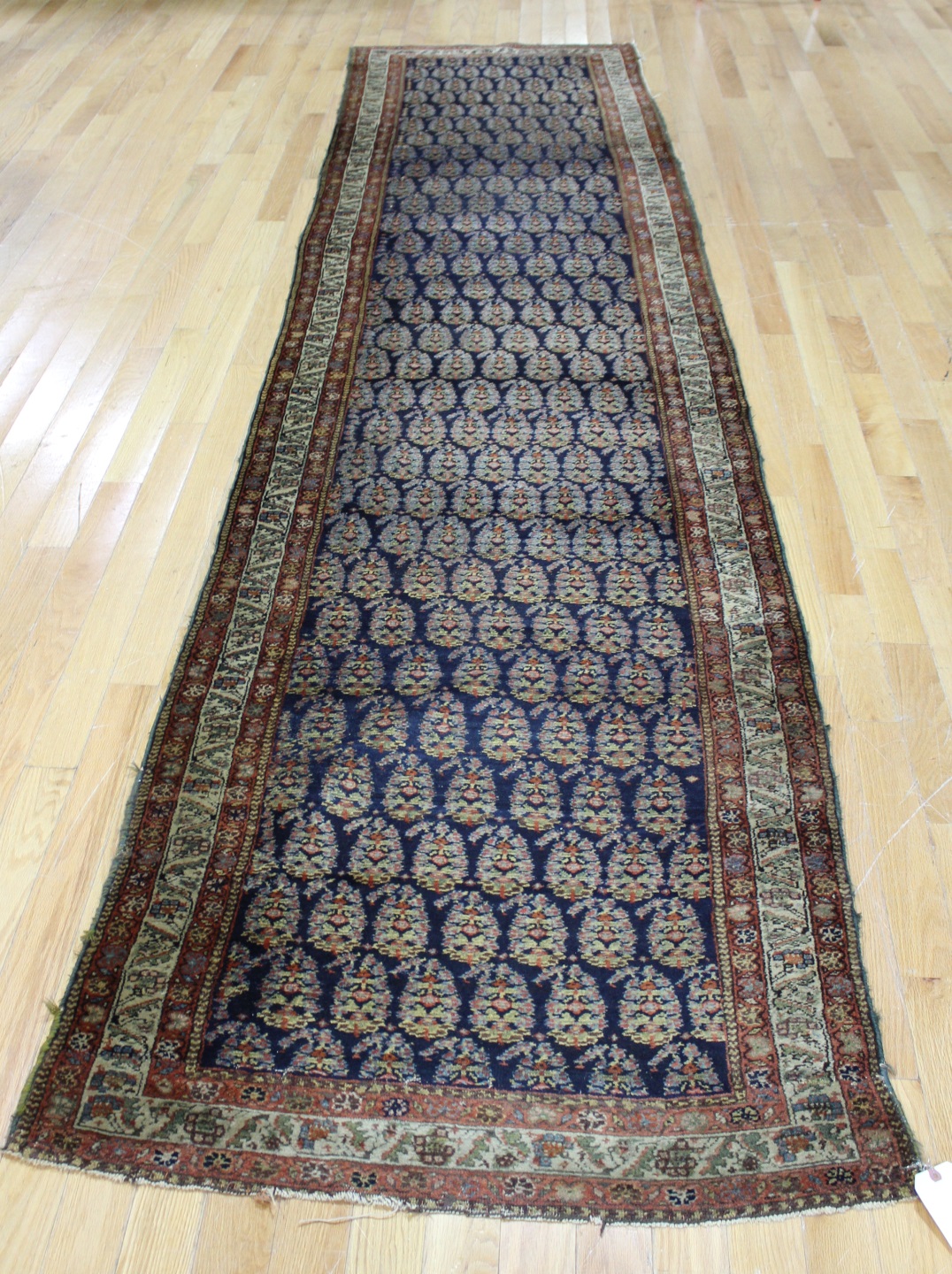 ANTIQUE AND FINELY HAND WOVEN RUNNER  3bc6dc