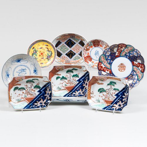 GROUP OF CHINESE AND JAPANESE PORCELAIN 3bc807