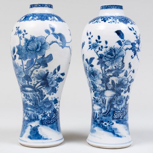 PAIR OF CHINESE EXPORT BLUE AND