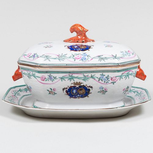 CHINESE EXPORT PORCELAIN TUREEN  3bc8f7