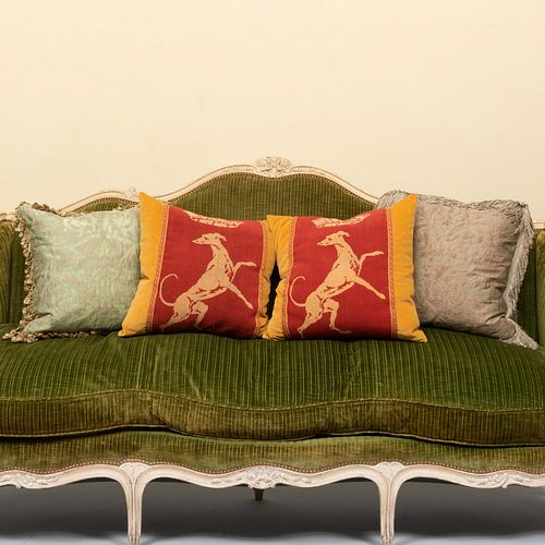 GROUP OF FOUR PILLOWSTwo with Fortuny 3bca65
