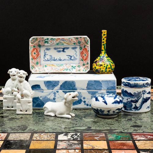 GROUP OF ASIAN PORCELAIN ARTICLESUnmarked.

Comprising:

A