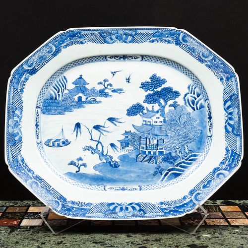 THREE CHINESE EXPORT BLUE AND WHITE