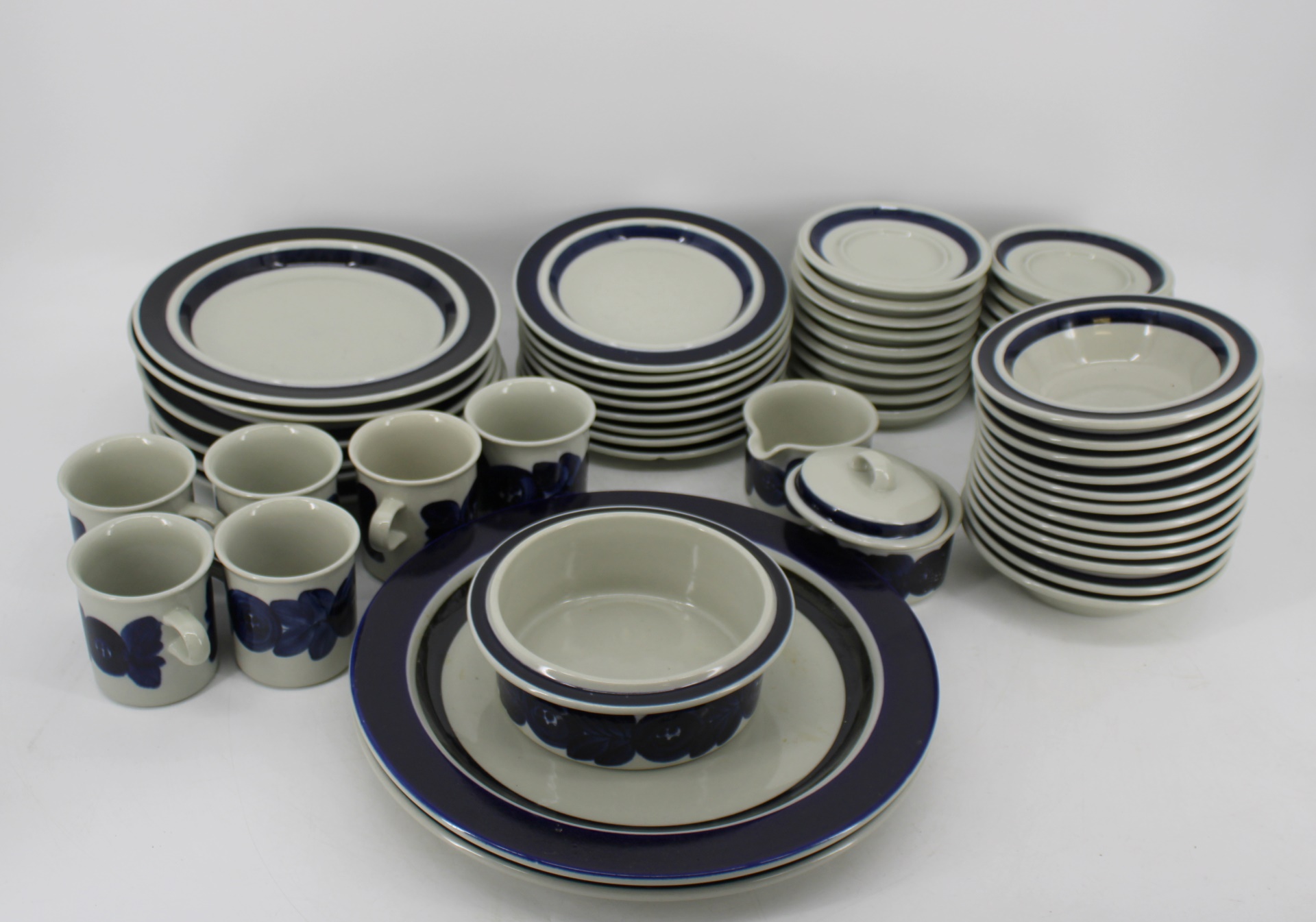 LOT OF DANISH MODERN ARABIA PORCELAIN  3bcaea