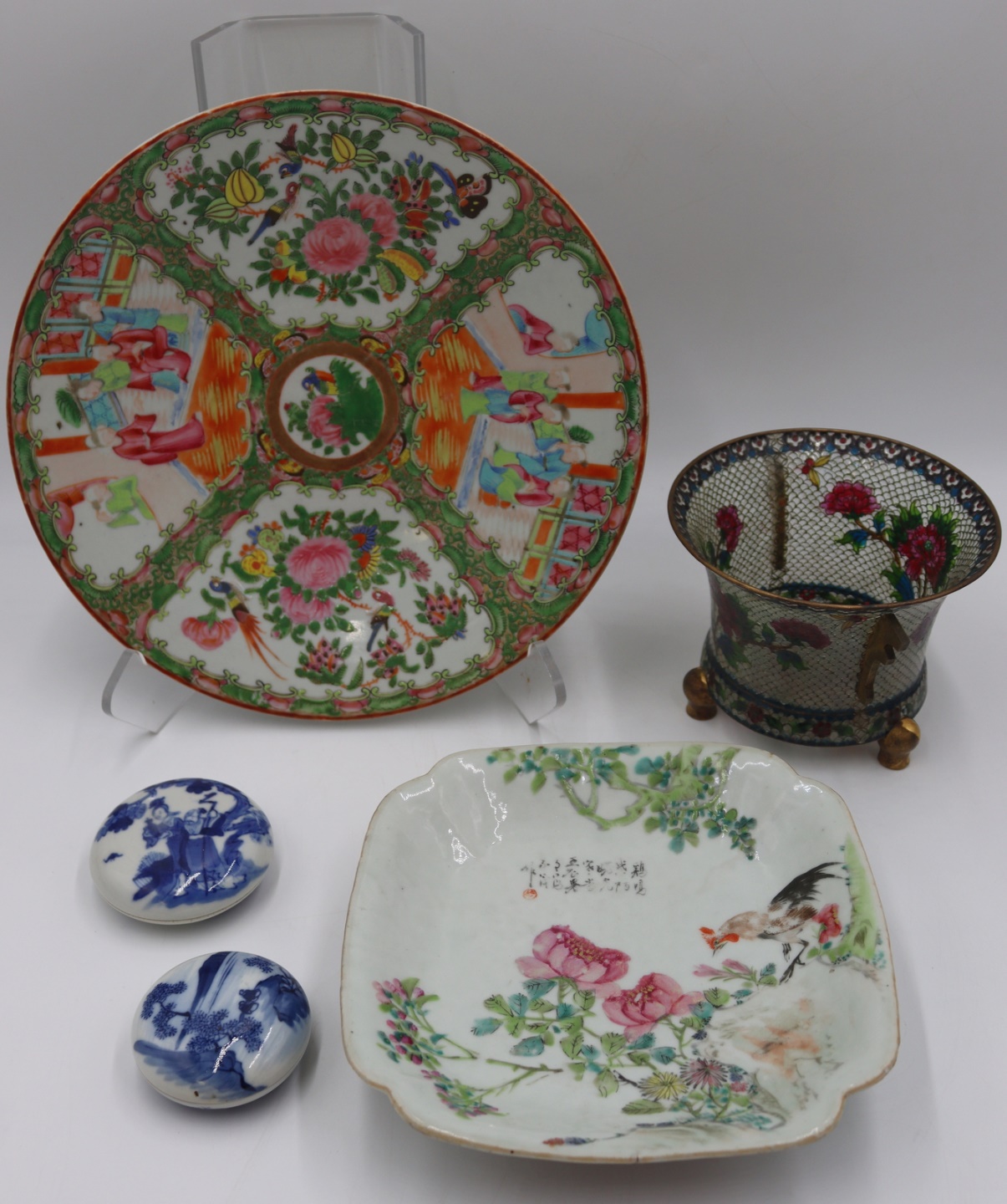 GROUPING OF CHINESE PORCELAIN AND 3bcb28
