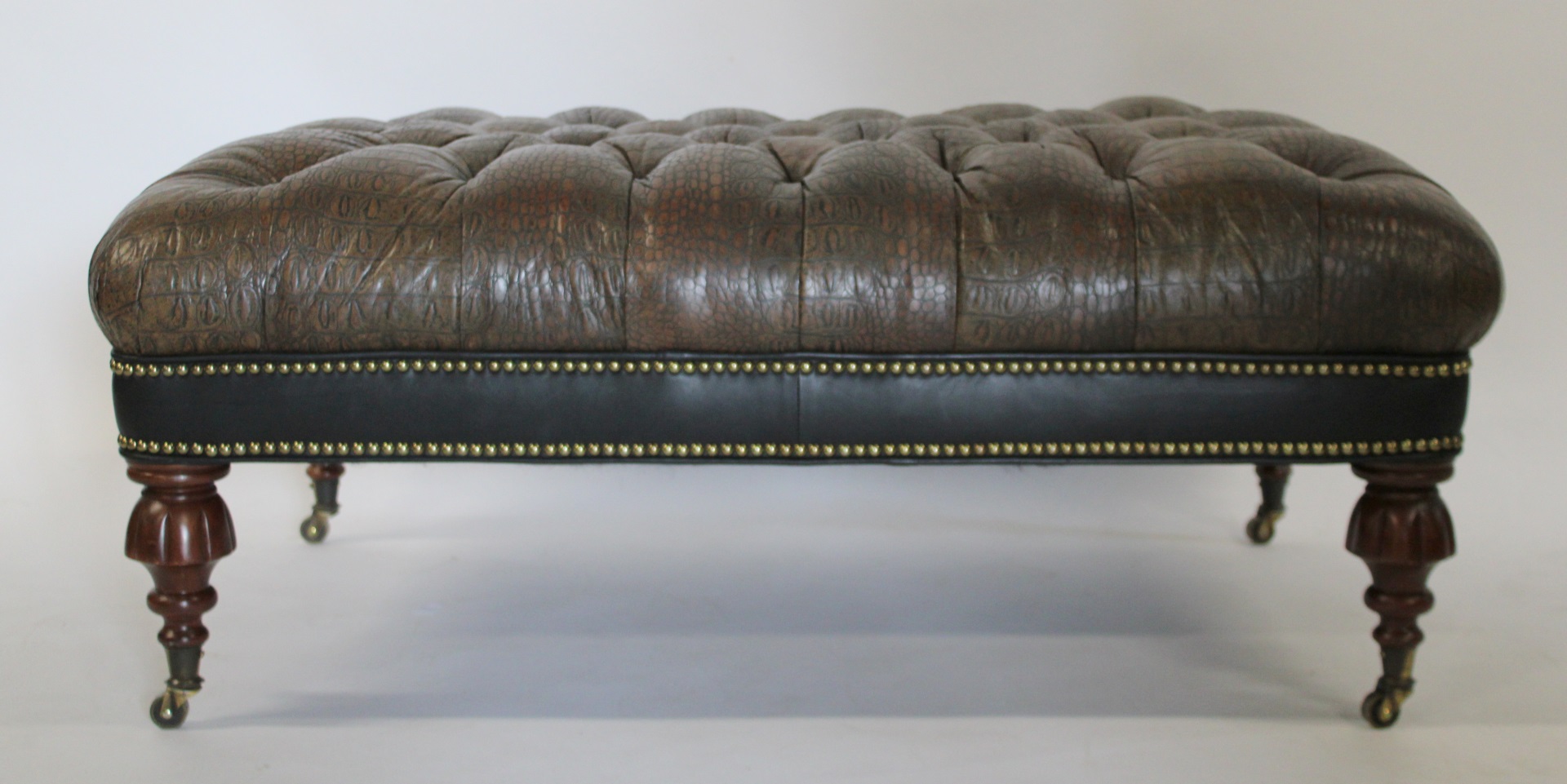 VINTAGE UPHOLSTERED OTTOMAN IN 3bcb88