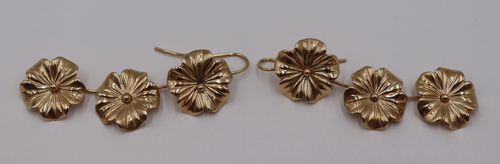 JEWELRY. PAIR OF 14KT GOLD FLORAL