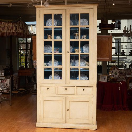 DIRECTOIRE STYLE PAINTED CABINETIn 3bcdef