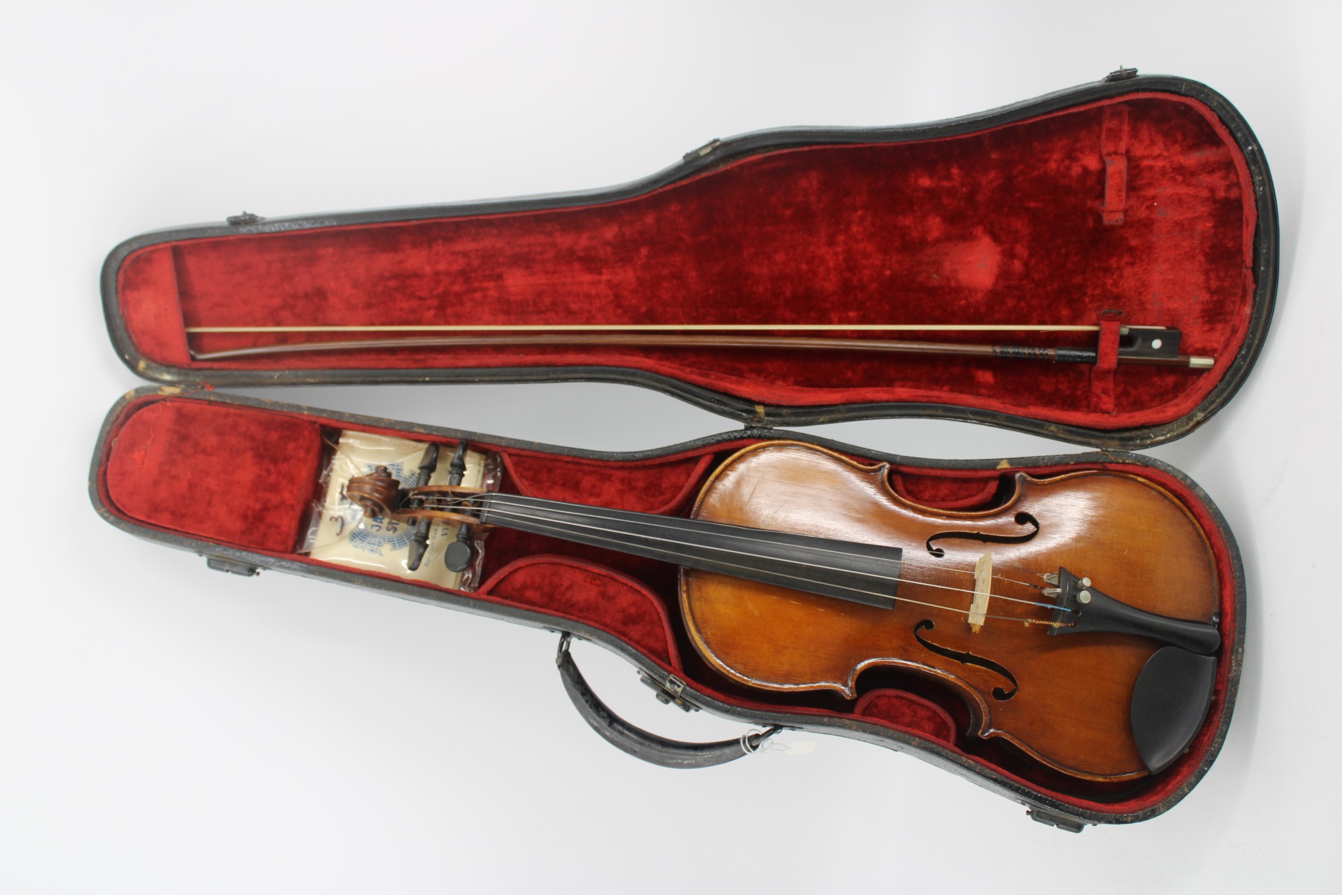 VIOLIN & BOW IN HARD SHELL CASE