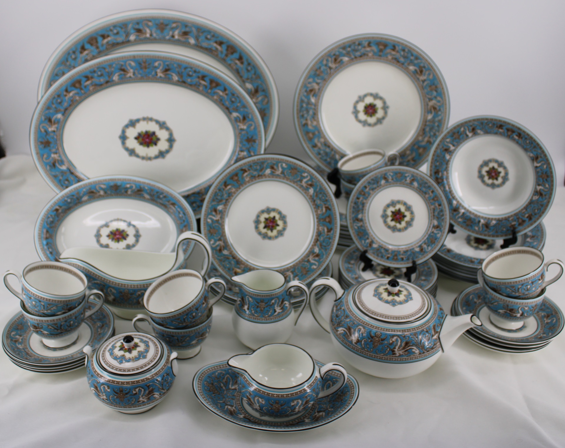 WEDGWOOD FLORENTINE PORCELAIN 3bceaf