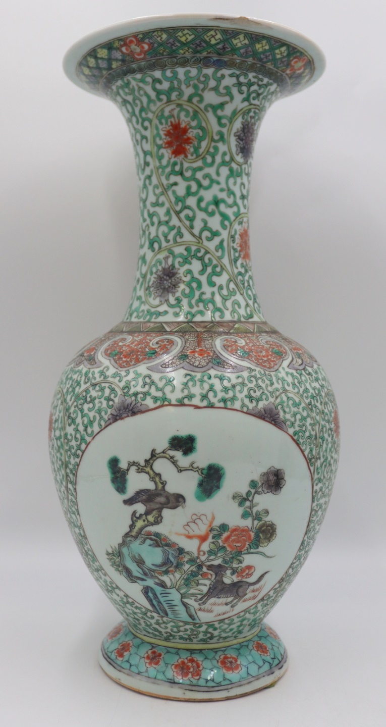 CHINESE FAMILLE VERTE YEN YEN VASE  3bcf05