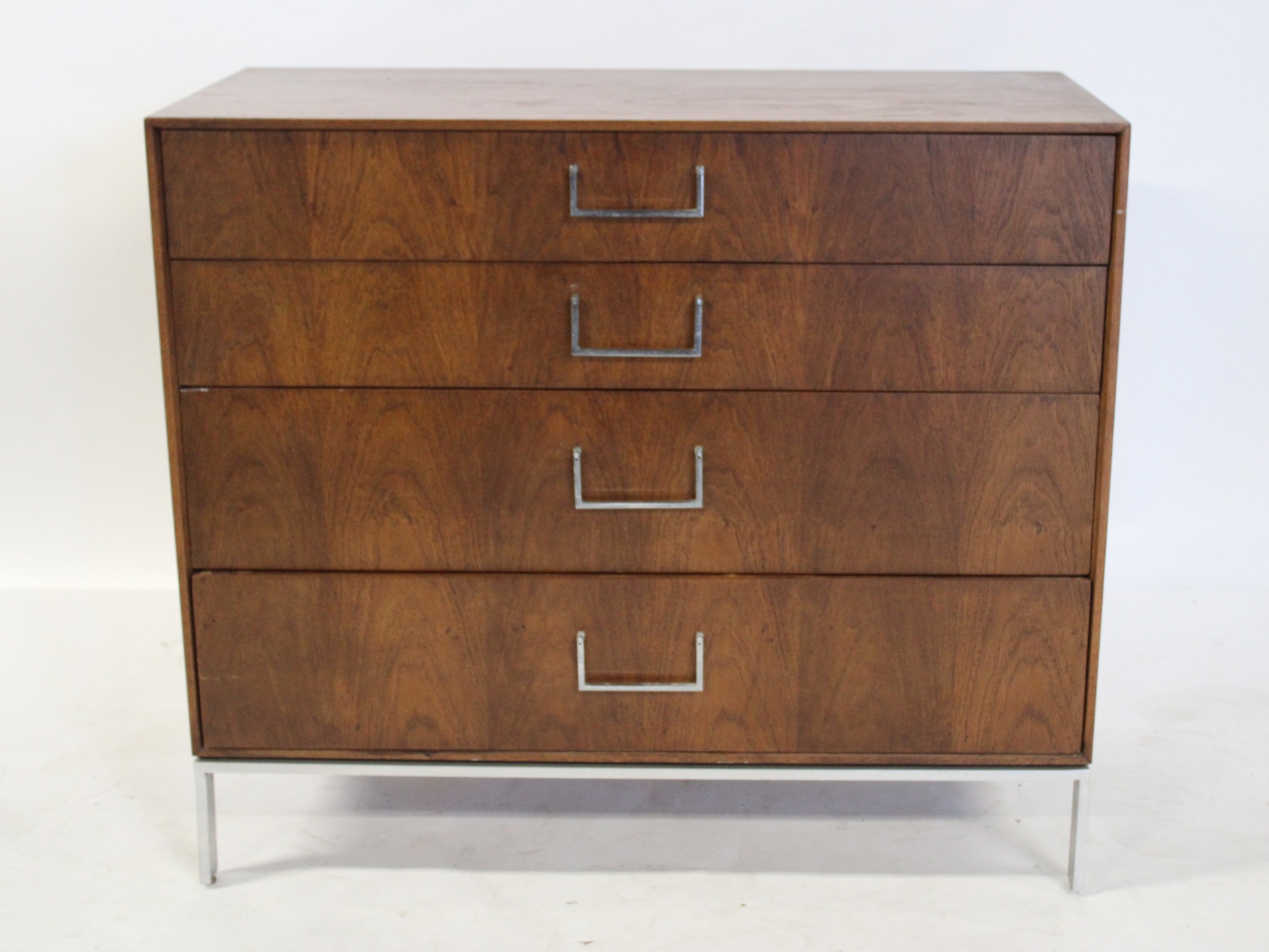 MIDCENTURY CHEST RAISED ON STEEL 3bcf5a