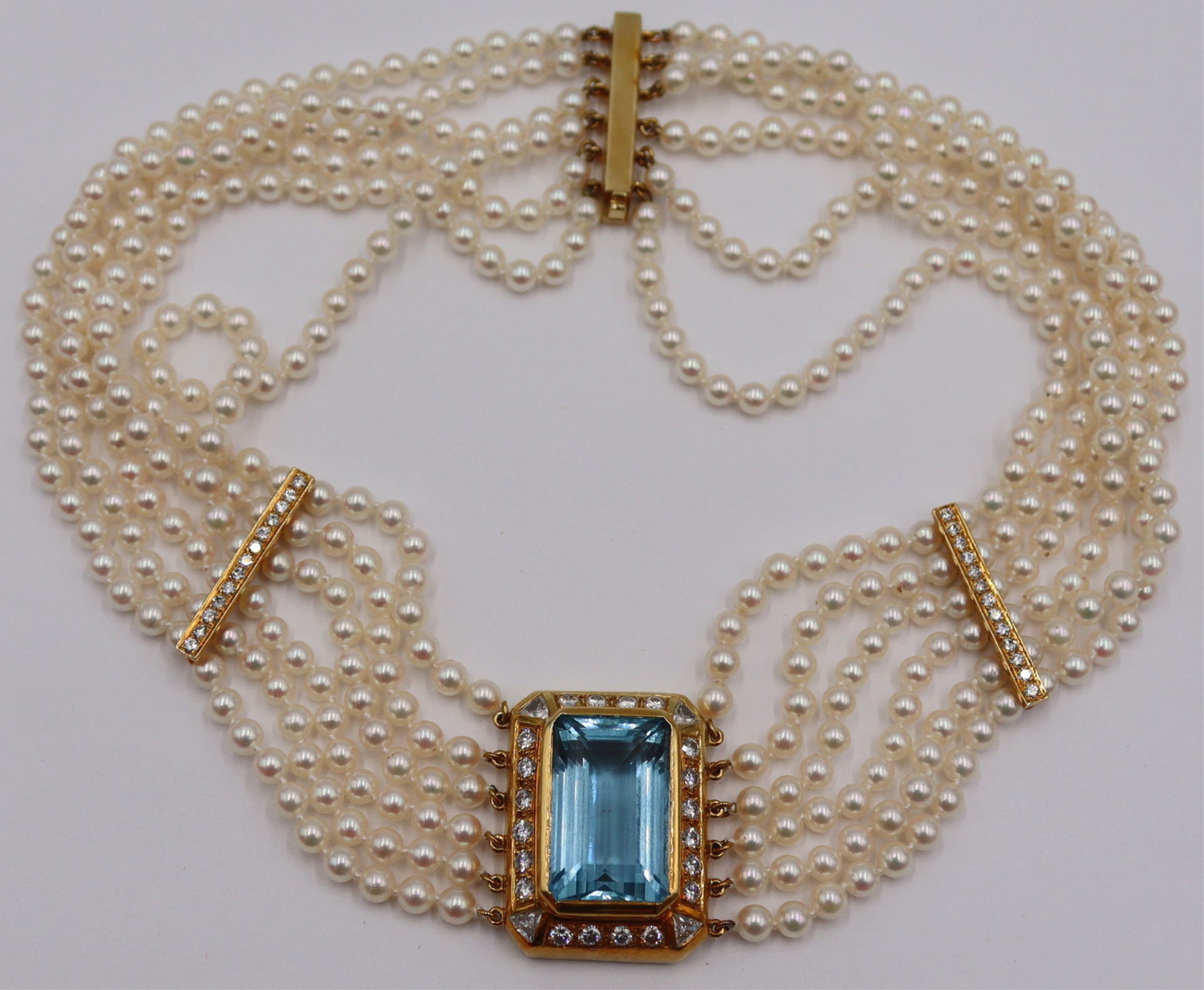 JEWELRY. AQUAMARINE NECKLACE, GIA