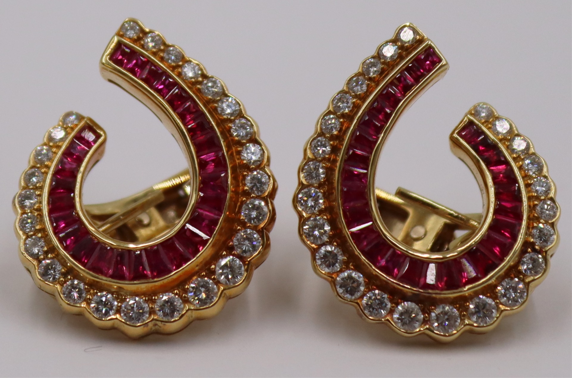 JEWELRY. PAIR OF 18KT GOLD, COLORED