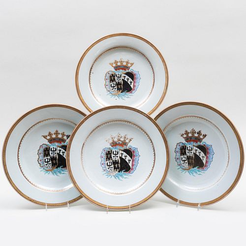 FOUR CHINESE EXPORT ARMORIAL PORCELAIN 3bd03a