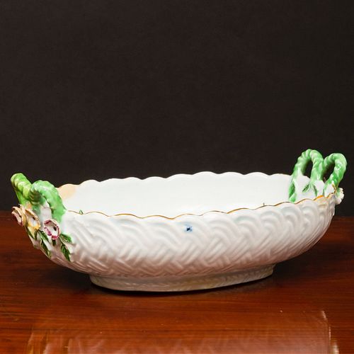 BOW PORCELAIN BASKETIron red painted 3baa78