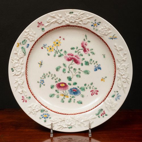 PAIR OF BOW PORCELAIN FAMILLE ROSE