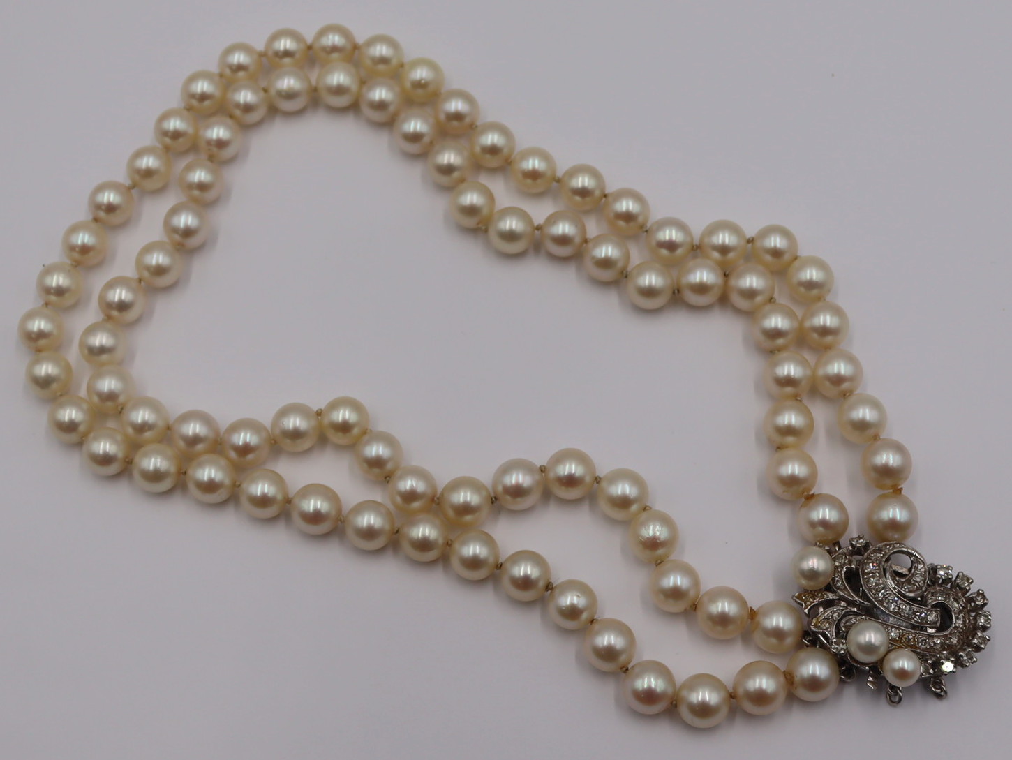 JEWELRY. DOUBLE STRAND PEARL NECKLACE