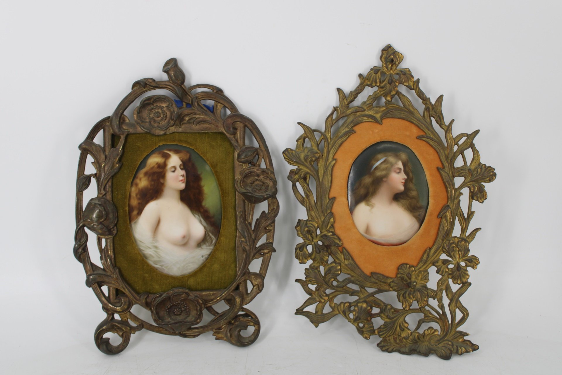 2 KPM STYLE PORCELAIN PLAQUES IN 3baba6