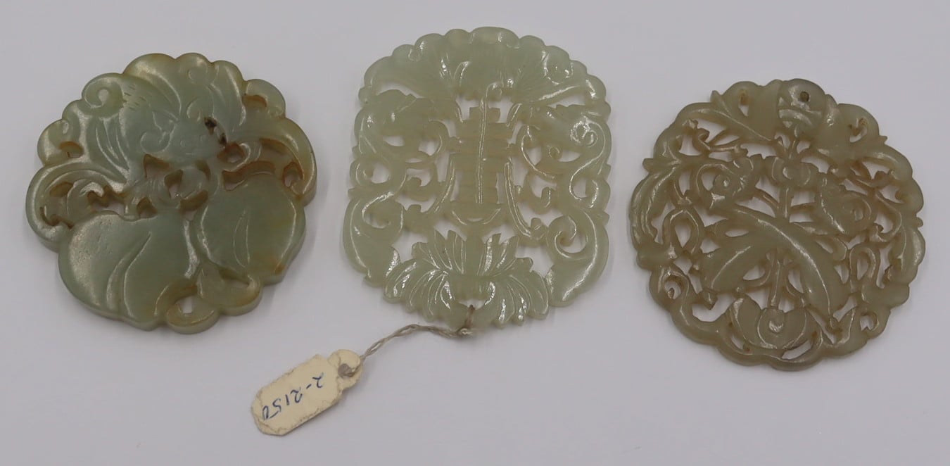  3 ANTIQUE CHINESE CARVED JADE 3bac19