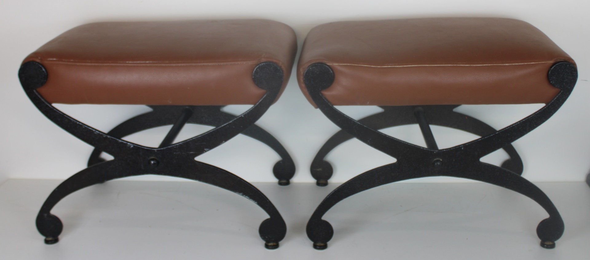 PAIR OF UPHOLSTERED NEOCLASSICAL 3bac88