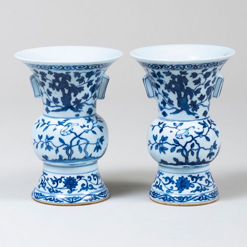 PAIR OF CHINESE BLUE AND WHITE 3bae4e