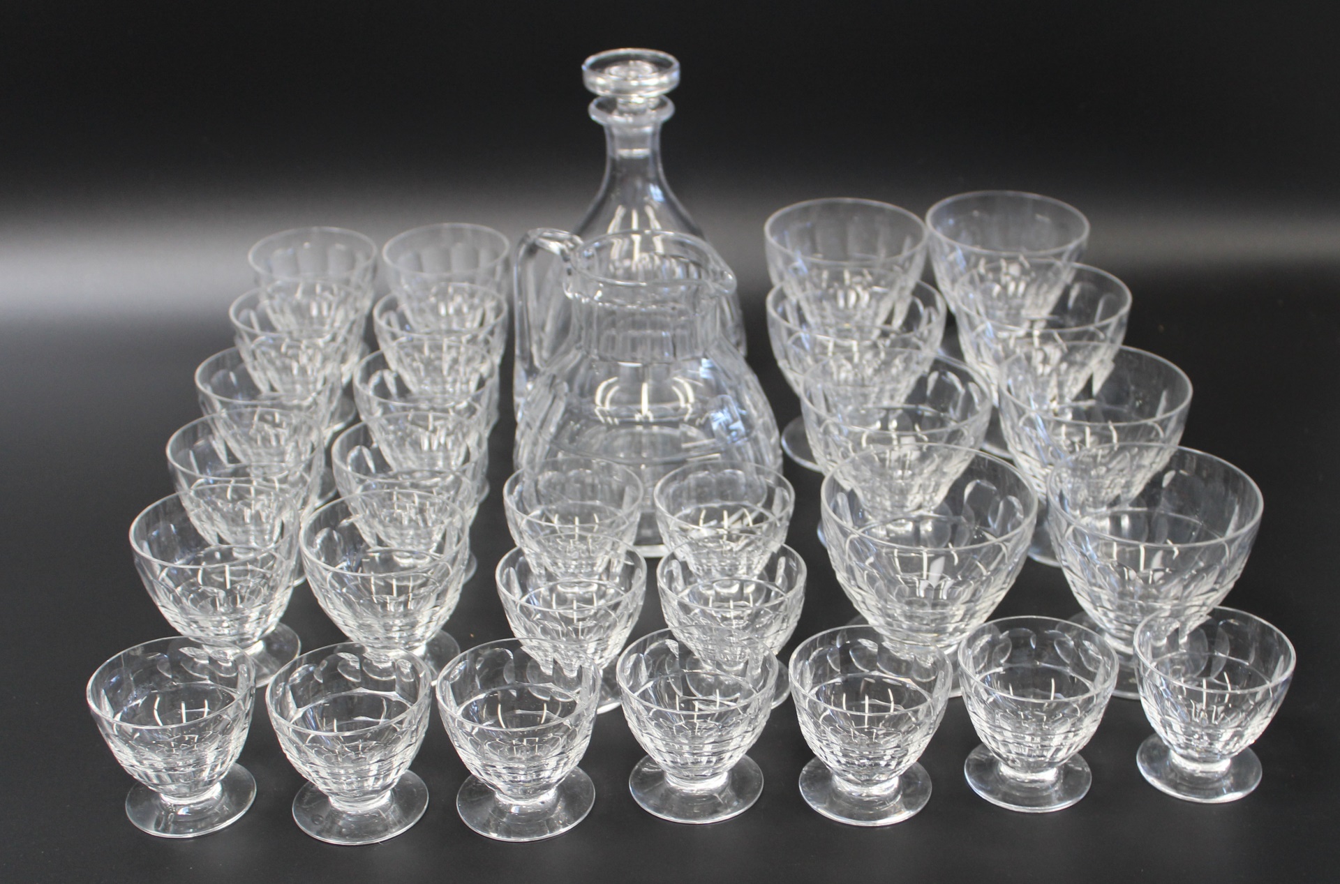 GROUPING OF BACCARAT CHARMES  3bae4f