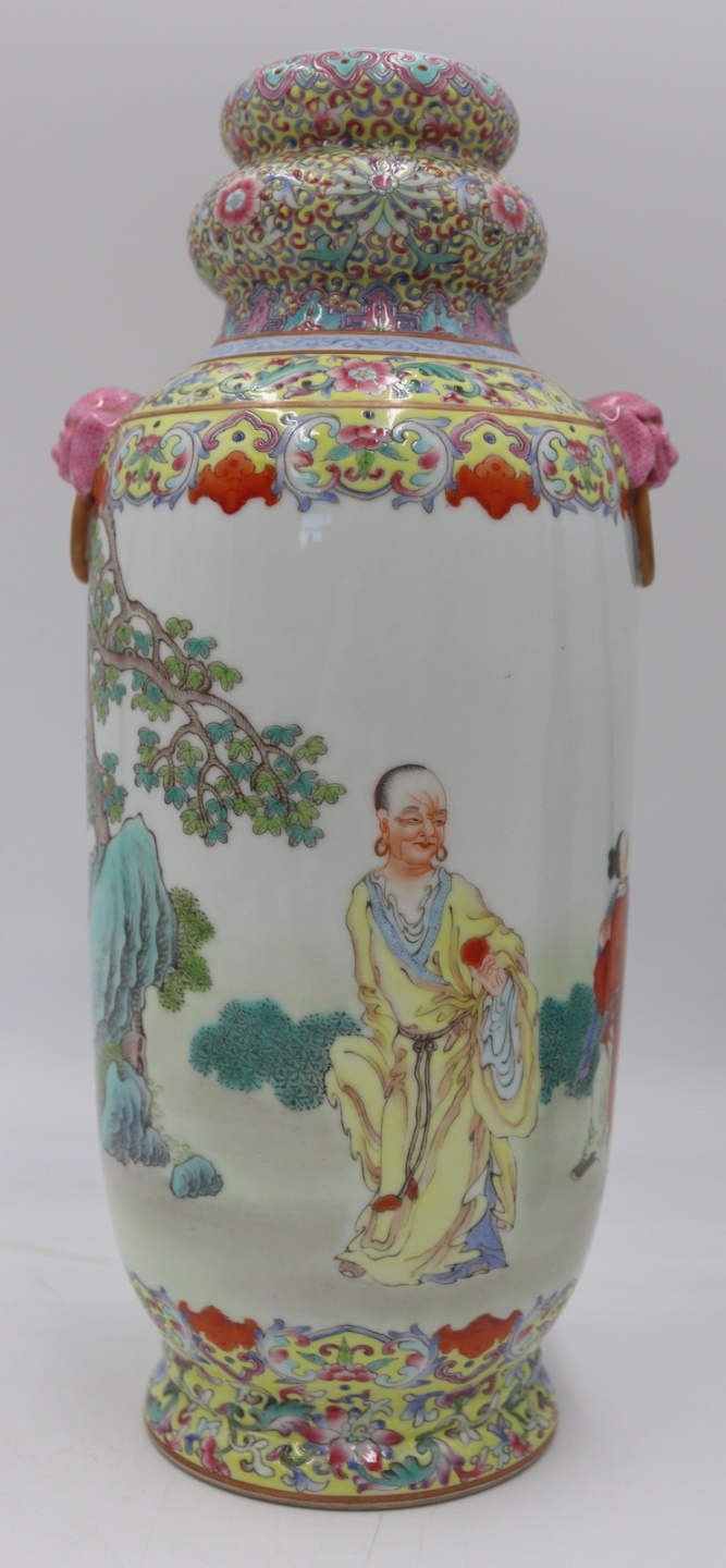 CHINESE FAMILLE ROSE VASE WITH 3baf71