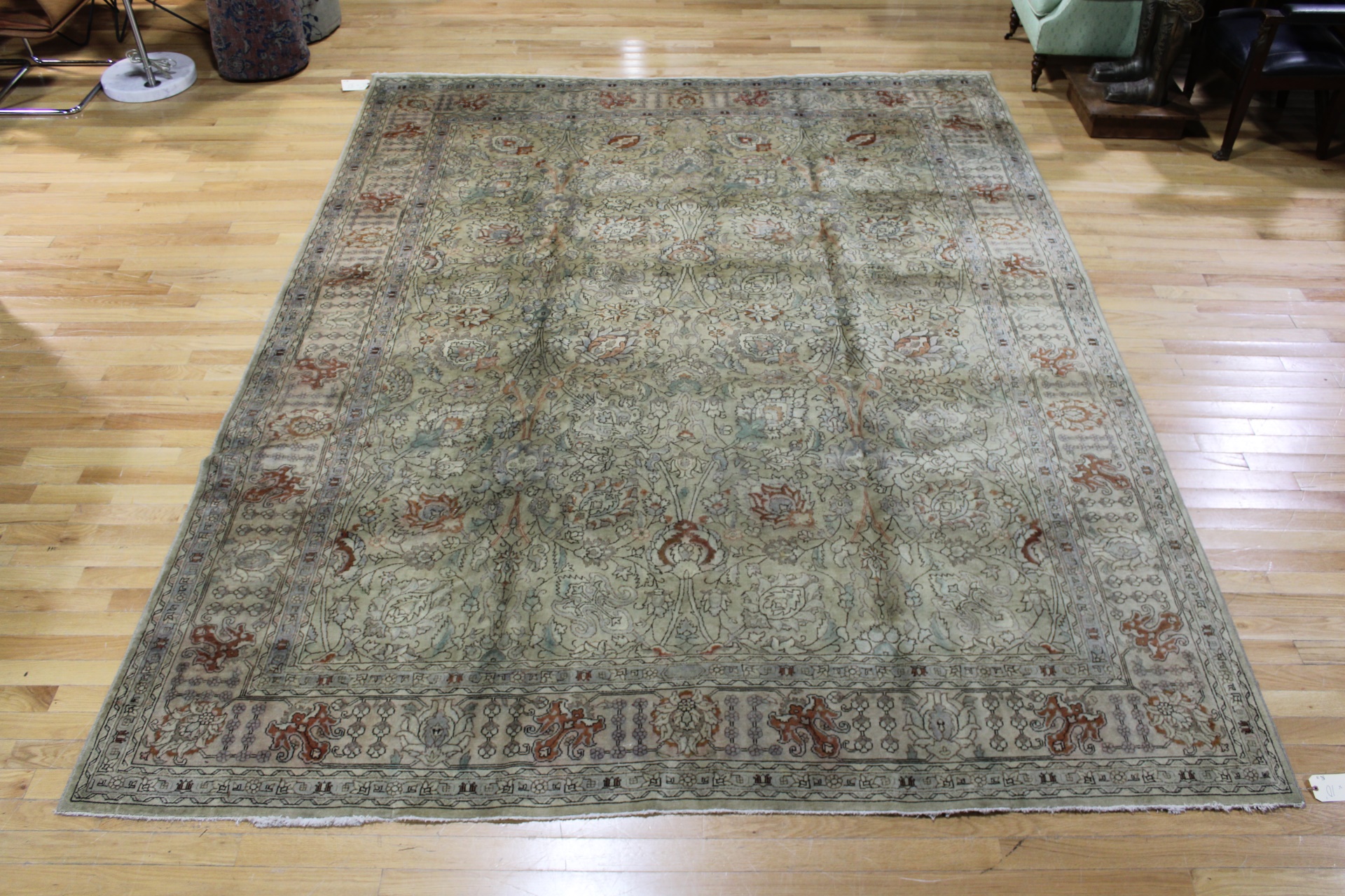 ANTIQUE AND FINELY HAND WOVEN CARPET  3bafa3