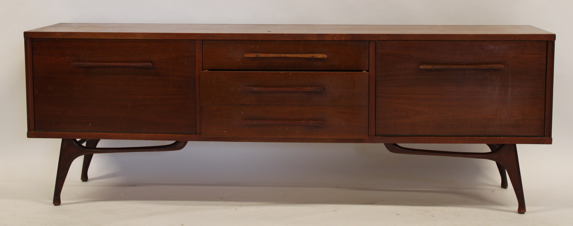 MIDCENTURY SERVER From an East 3bafed