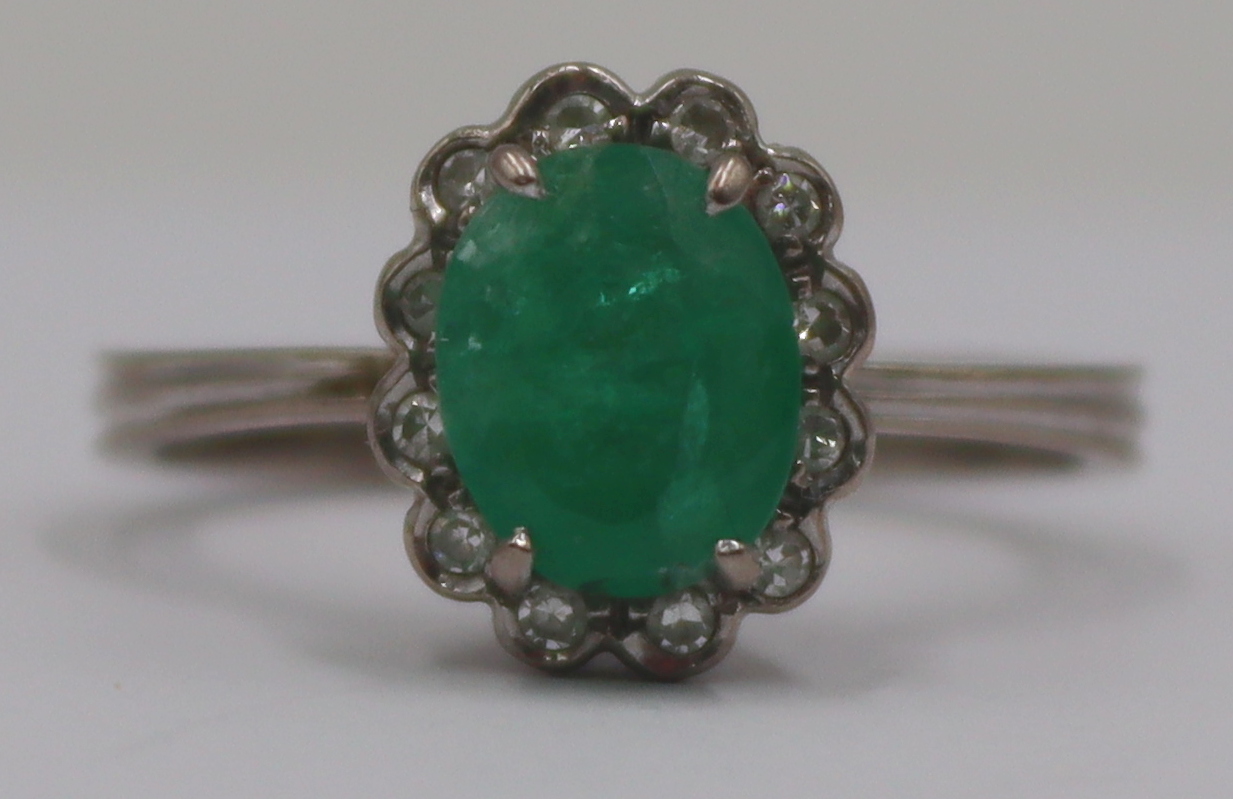JEWELRY SIGNED 18KT GOLD EMERALD  3bb017