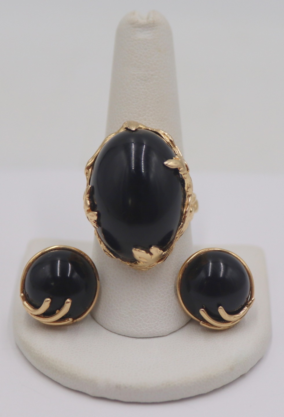 JEWELRY. 3 PC. 14KT GOLD AND ONYX