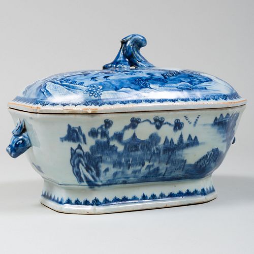 CHINESE EXPORT BLUE AND WHITE PORCELAIN