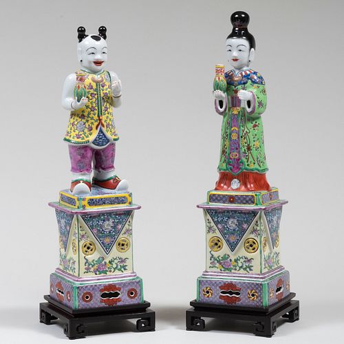 PAIR OF CHINESE EXPORT PORCELAIN