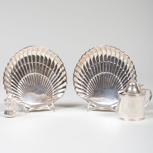 PAIR OF GORHAM SILVER SHELL DISHESMarked 3bb179