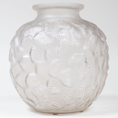 LALIQUE GLASS CHARMILLES VASEMolded 3bb1e3