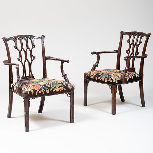 PAIR OF GEORGE III MAHOGANY ARMCHAIRS  3bb399