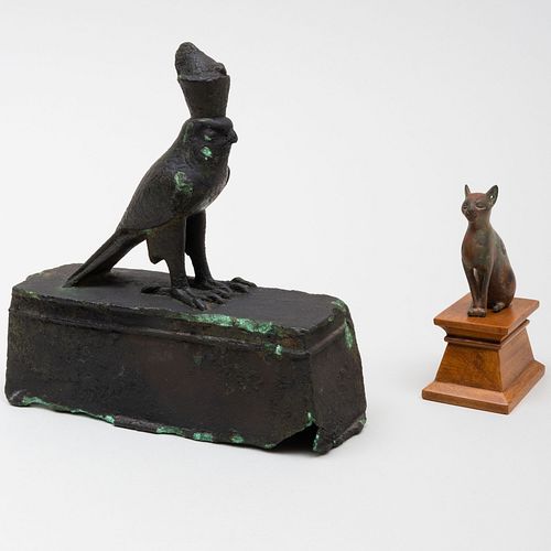 EGYPTIAN BRONZE FIGURE OF A CAT  3bb3bf