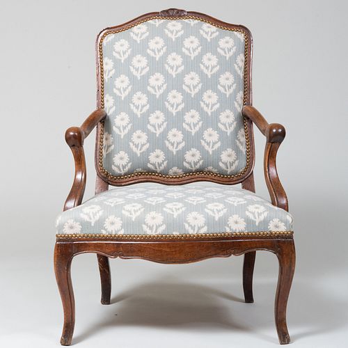 LOUIS XV PROVINCIAL FRUITWOOD FAUTEUIL 3bb526