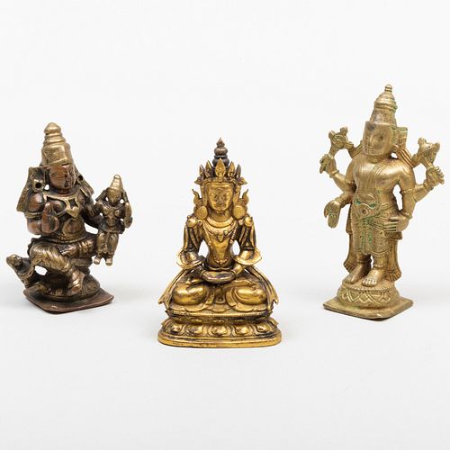 GROUP OF AN INDIAN BRONZE FIGURE
