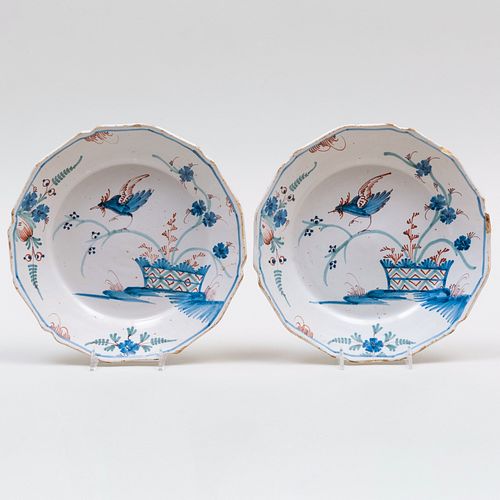 PAIR OF CONTINENTAL FAIENCE PLATESUnmarked 9 3bb85b