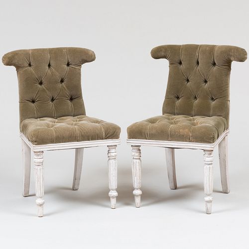 PAIR OF REGENCY STYLE CARVED WHITE 3bb90d