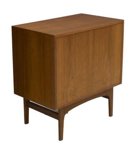 DIMINUTIVE DANISH MID-CENTURY CHEST