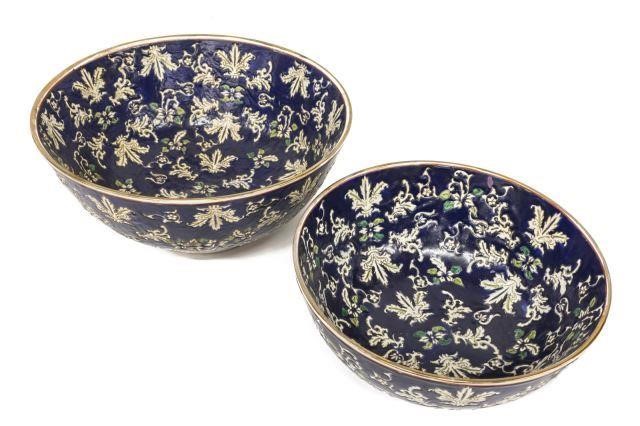  2 CHINESE ENAMELED FLORAL PORCELAIN 3be186